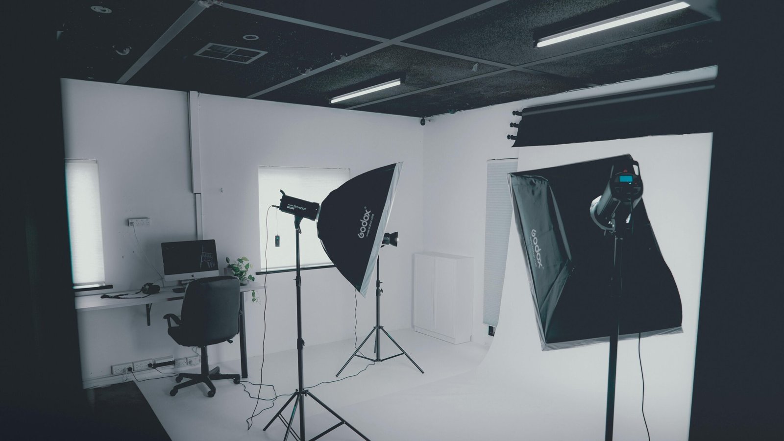 pexels-hcdigital-7383647